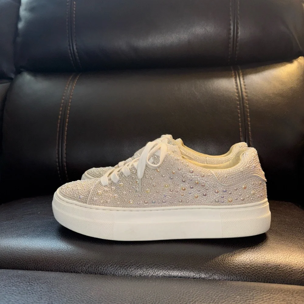 Betsey Johnson Women's Sidny Sneaker Size 7.5 Color Pearls - Picture 7 of 7